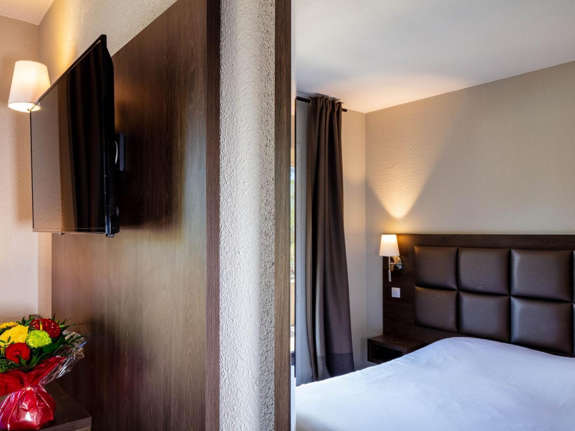Logis Hotel Noemys Morgon Villie-Morgon Room photo